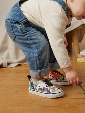 Vans Disney Kids Multicolor Cartoon Graphic Lace-Up Sneakers (special edition)